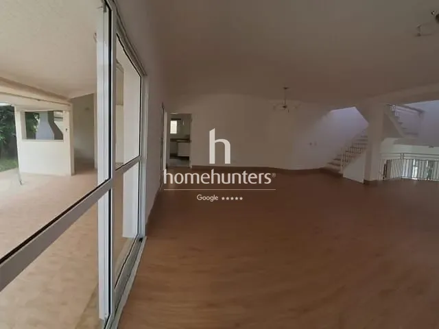 Casa com 385m² 3 quartos e 6 banheiros, à venda, no bairro Loteamento Recanto dos Paturis em Vinhedo