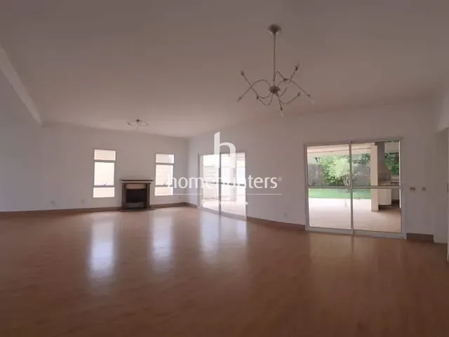 Casa com 385m² 3 quartos e 6 banheiros, à venda, no bairro Loteamento Recanto dos Paturis em Vinhedo