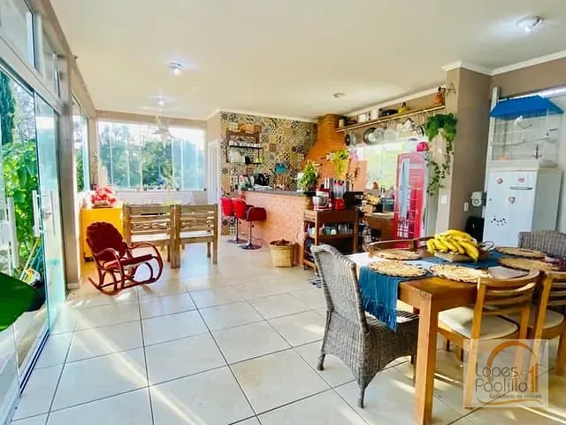 Casa com 1200m² 4 quartos e 4 banheiros, à venda, no bairro Condomínio Serra da Estrela em Atibaia