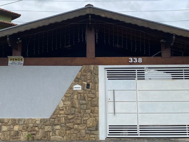 Casa com 300m² 5 quartos e 4 banheiros, à venda, no bairro Parque das Nações em Pindamonhangaba