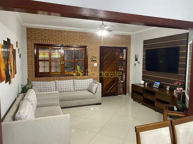 Casa com 300m² 5 quartos e 4 banheiros, à venda, no bairro Parque das Nações em Pindamonhangaba