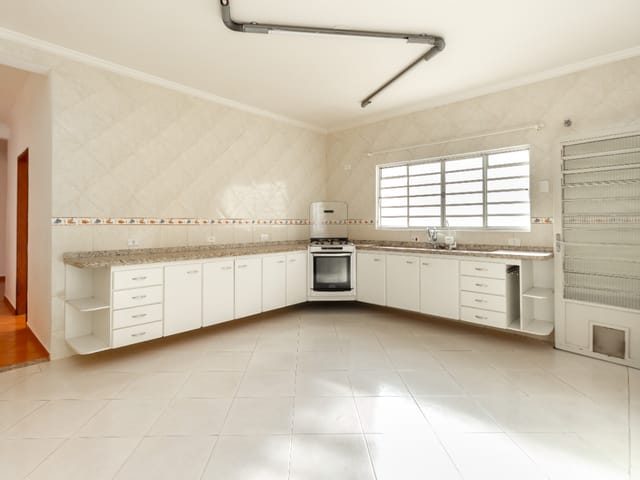 Casa com 250m² 4 quartos e 5 banheiros, à venda, no bairro Vila Zat em São Paulo