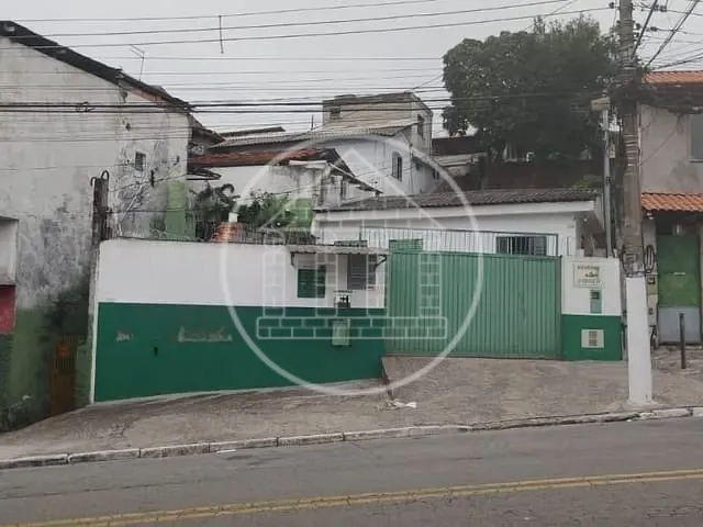 Casa com 260m² 2 quartos e 1 banheiro, à venda, no bairro Jardim Castro Alves em São Paulo