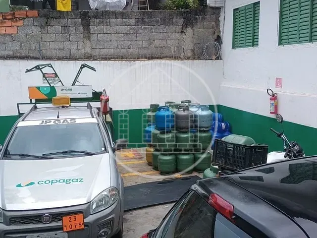 Casa com 260m² 2 quartos e 1 banheiro, à venda, no bairro Jardim Castro Alves em São Paulo