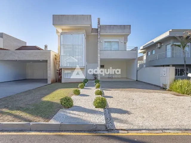 Casa com 300m² 3 quartos e 3 banheiros, à venda, no bairro Oficinas em Ponta Grossa