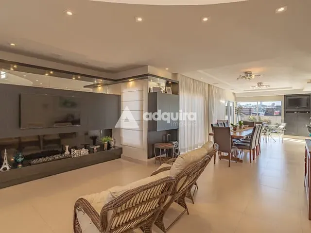 Casa com 300m² 3 quartos e 3 banheiros, à venda, no bairro Oficinas em Ponta Grossa