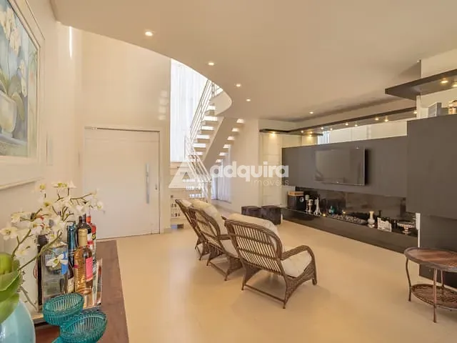 Casa com 300m² 3 quartos e 3 banheiros, à venda, no bairro Oficinas em Ponta Grossa