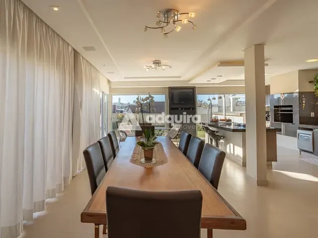 Casa com 300m² 3 quartos e 3 banheiros, à venda, no bairro Oficinas em Ponta Grossa