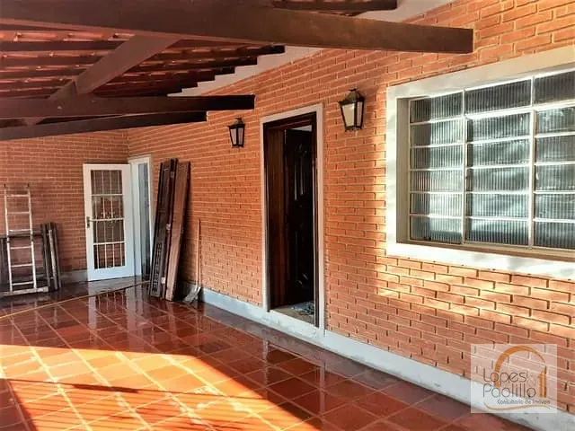 Casa com 300m² 3 quartos e 2 banheiros, à venda, no bairro Jardim das Cerejeiras em Atibaia