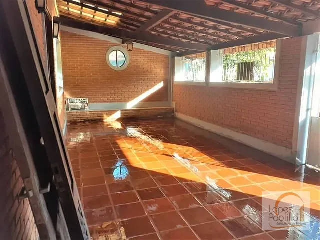 Casa com 300m² 3 quartos e 2 banheiros, à venda, no bairro Jardim das Cerejeiras em Atibaia
