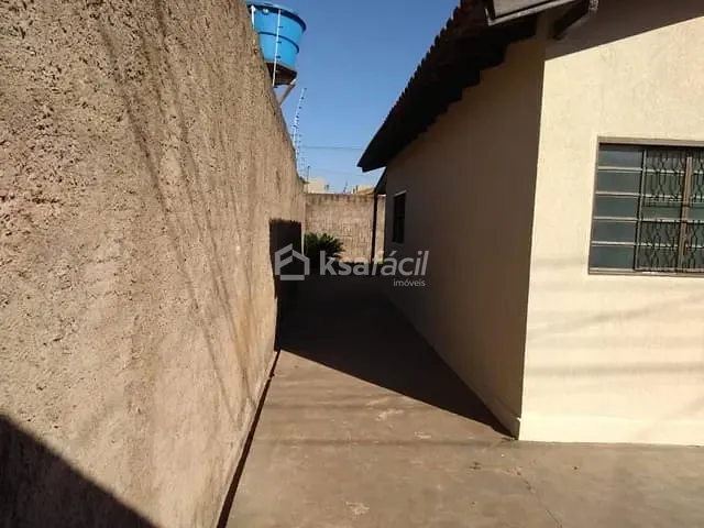 Casa com 200m² 2 quartos e 1 banheiro, à venda, no bairro Jardim Canguru em Campo Grande