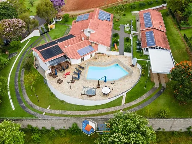 Casa com 3365m² 5 quartos e 7 banheiros, à venda, no bairro Jardim das Palmeiras em Bragança Paulista