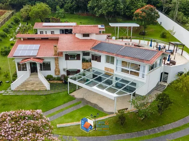 Casa com 3365m² 5 quartos e 7 banheiros, à venda, no bairro Jardim das Palmeiras em Bragança Paulista