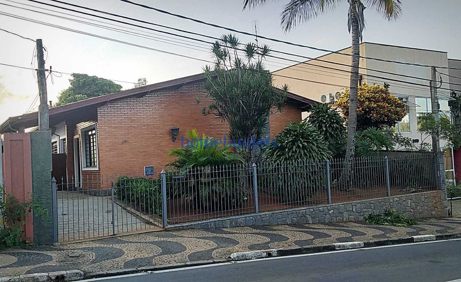 Casa à venda com 3 quartos, 160m² - Foto 1