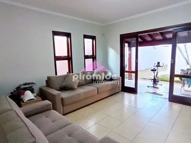 Casa com 10m² 4 quartos e 5 banheiros, à venda, no bairro Jardim Esplanada em São José Dos Campos