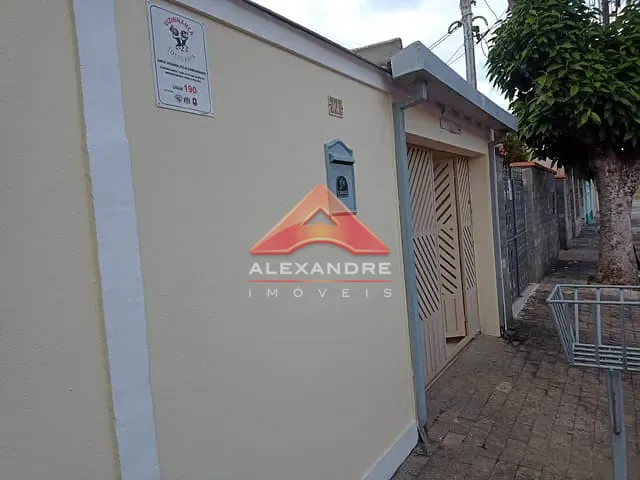 Casa com 200m² 3 quartos e 1 banheiro, à venda, no bairro Vila Industrial em São José dos Campos