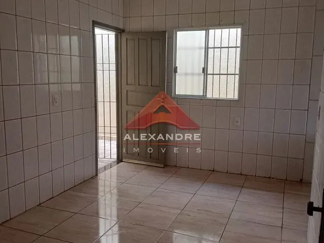 Casa com 200m² 3 quartos e 1 banheiro, à venda, no bairro Vila Industrial em São José dos Campos