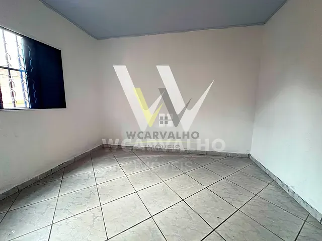 Casa com 300m² 3 quartos e 2 banheiros, à venda, no bairro Parque Residencial das Flores em Anápolis