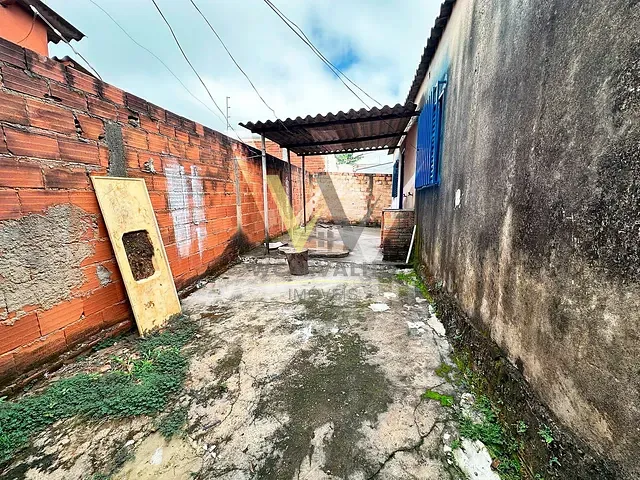 Casa com 300m² 3 quartos e 2 banheiros, à venda, no bairro Parque Residencial das Flores em Anápolis