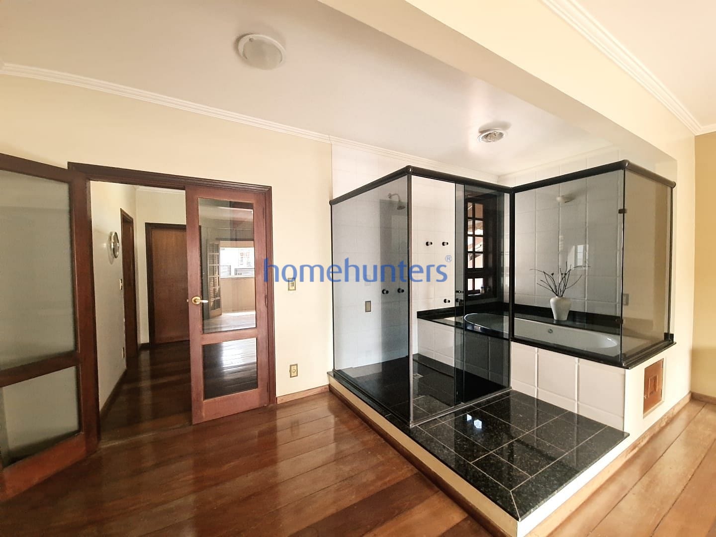 Casa para alugar com 4 quartos, 516m² - Foto 11