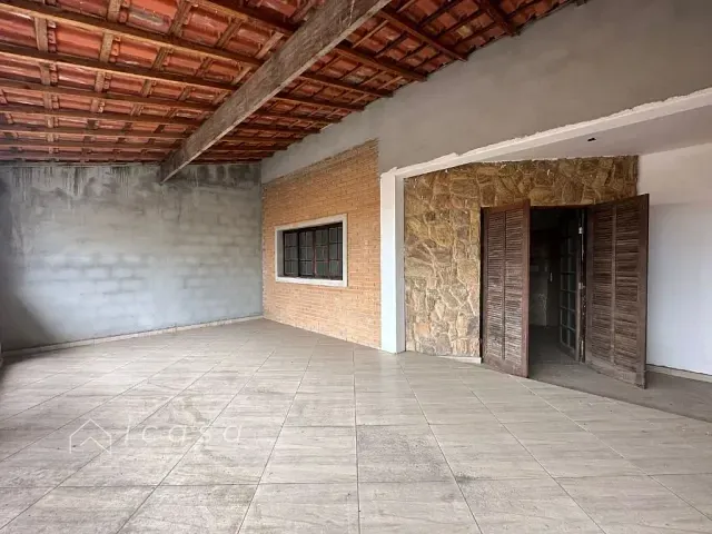 Casa com 196m² 3 quartos e 2 banheiros, à venda, no bairro Borda da Mata em Caçapava