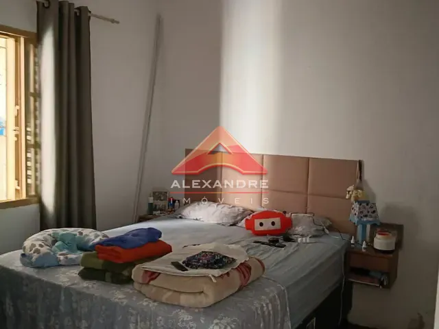 Casa com 150m² 2 quartos e 1 banheiro, à venda, no bairro Jardim Ismênia em São José dos Campos