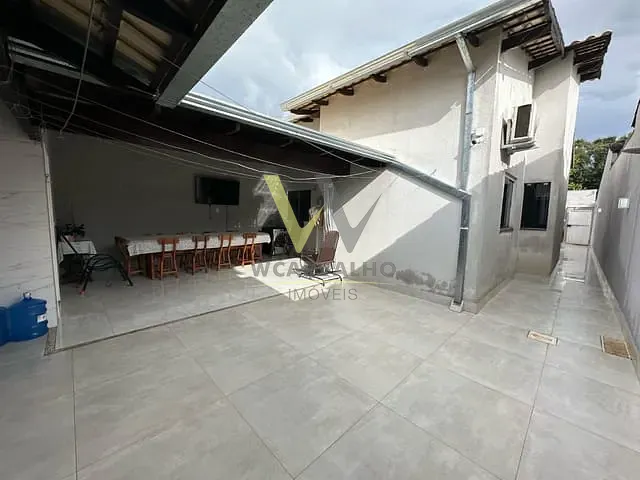 Casa com 202m² 3 quartos e 3 banheiros, à venda, no bairro Parque dos Pirineus III Etapa em Anápolis