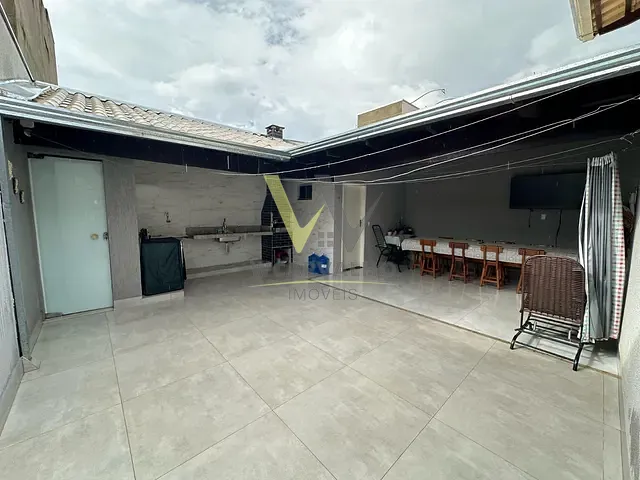 Casa com 202m² 3 quartos e 3 banheiros, à venda, no bairro Parque dos Pirineus III Etapa em Anápolis