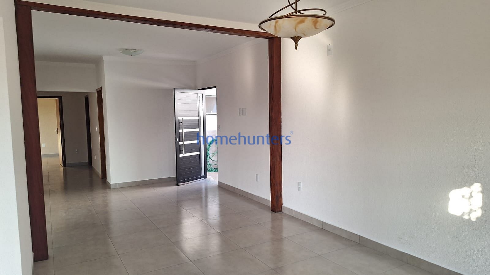 Casa à venda com 3 quartos, 227m² - Foto 4
