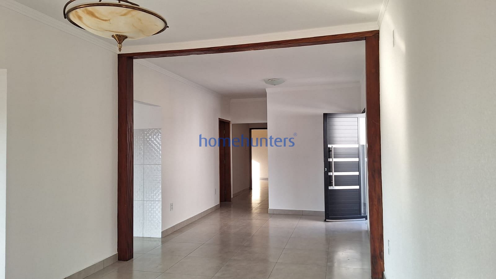 Casa à venda com 3 quartos, 227m² - Foto 2