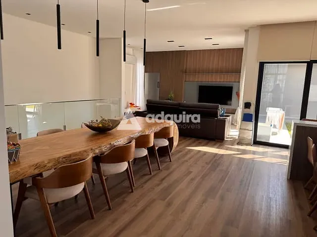 Casa 4 quartos e 4 banheiros, à venda, no bairro Estrela em Ponta Grossa