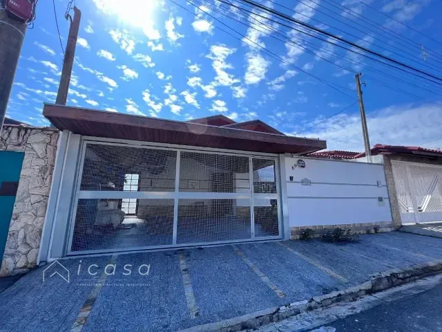 Casa com 250m² 3 quartos e 2 banheiros, à venda, no bairro Jardim Terras de São João em Jacareí