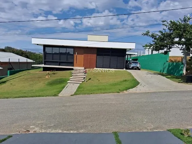 Casa com 800m² 4 quartos e 4 banheiros, à venda, no bairro Campo do Meio em Araçoiaba da Serra