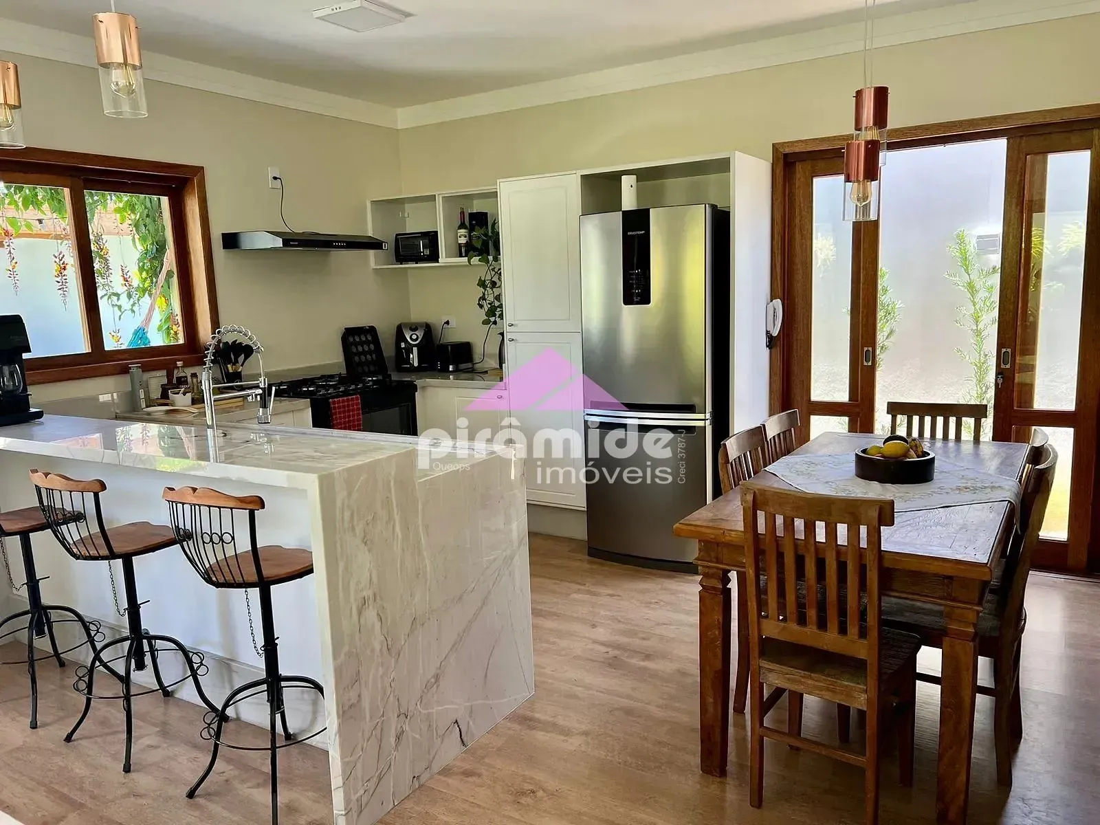 Casa, 3 quartos, 176 m² - Foto 2