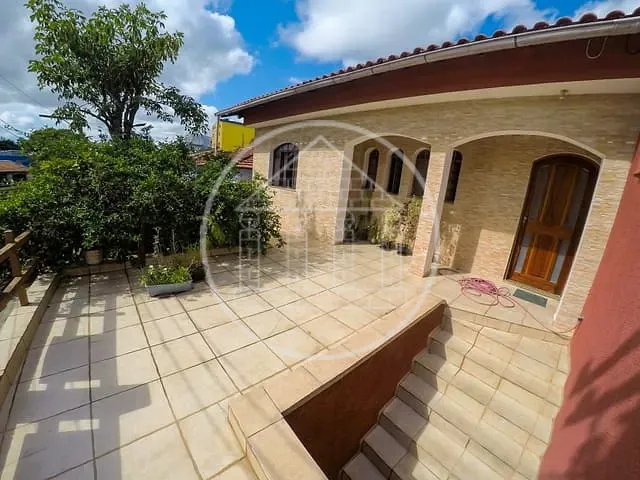 Casa com 250m² 3 quartos e 2 banheiros, à venda, no bairro Jardim Ana Lúcia em São Paulo