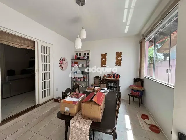Casa 4 quartos e 3 banheiros, à venda, no bairro Jardim Carvalho em Ponta Grossa
