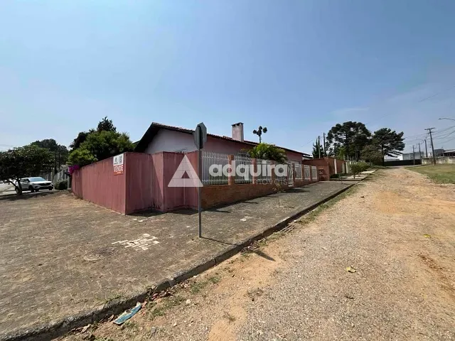 Casa 4 quartos e 3 banheiros, à venda, no bairro Jardim Carvalho em Ponta Grossa