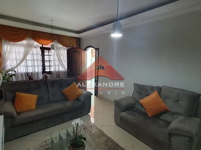 Casa com 150m² 3 quartos e 3 banheiros, à venda, no bairro Vila Industrial em São José dos Campos