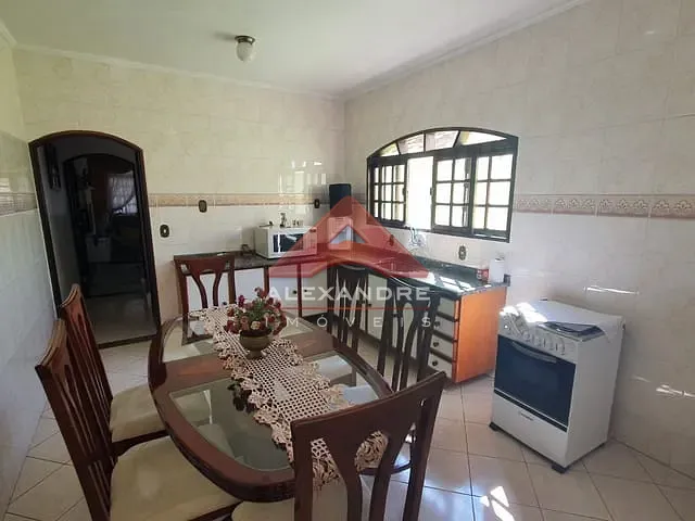Casa com 150m² 3 quartos e 3 banheiros, à venda, no bairro Vila Industrial em São José dos Campos