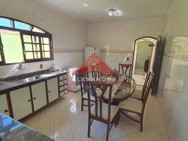 Casa com 150m² 3 quartos e 3 banheiros, à venda, no bairro Vila Industrial em São José dos Campos