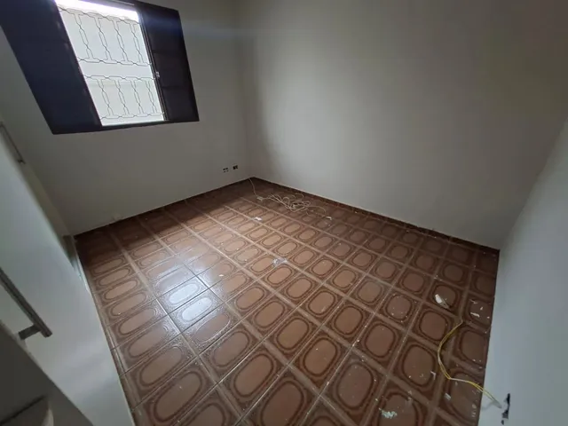 Casa com 10m² 4 quartos e 1 banheiro, para alugar, no bairro Urbanova em São José Dos Campos
