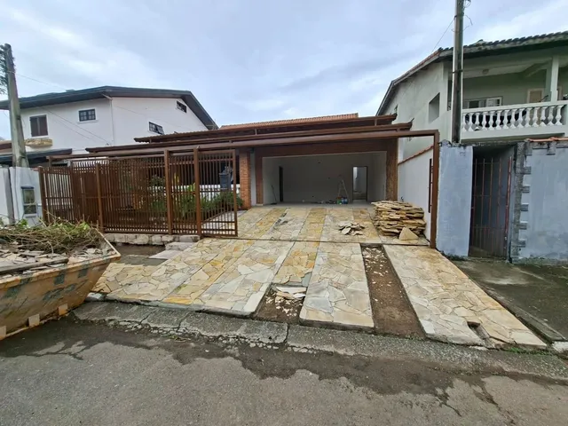Casa com 10m² 4 quartos e 1 banheiro, para alugar, no bairro Urbanova em São José Dos Campos