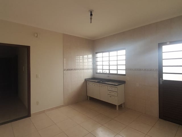 Foto do Casa - Casa com 2 dormitórios para alugar, 82 m² por R$ 1.300,00/mês - Residencial Oliveira - Alfenas/MG | H. DE PAIVA MAGALHAES & F.DE PAIVA MAGALHAES LTDA