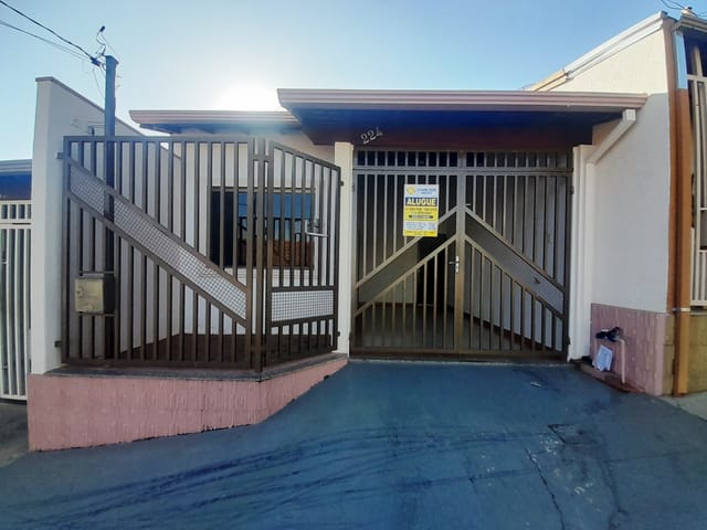 Foto do Casa - Casa com 2 dormitórios para alugar, 82 m² por R$ 1.300,00/mês - Residencial Oliveira - Alfenas/MG | H. DE PAIVA MAGALHAES & F.DE PAIVA MAGALHAES LTDA