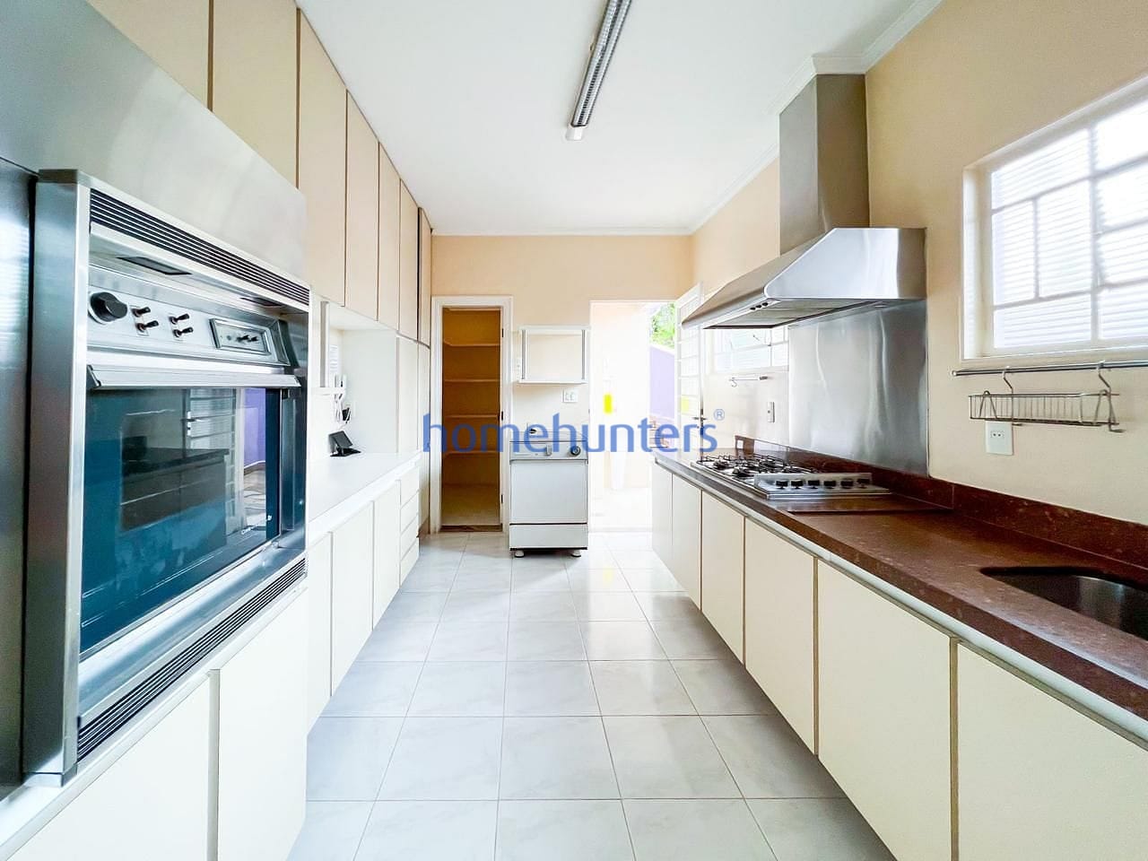 Casa à venda e aluguel com 4 quartos, 317m² - Foto 7