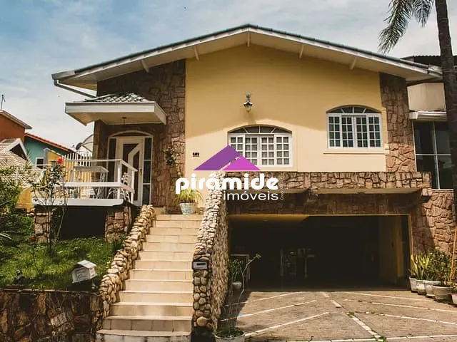 Casa com 300m² 4 quartos e 5 banheiros, à venda, no bairro Urbanova em São José dos Campos