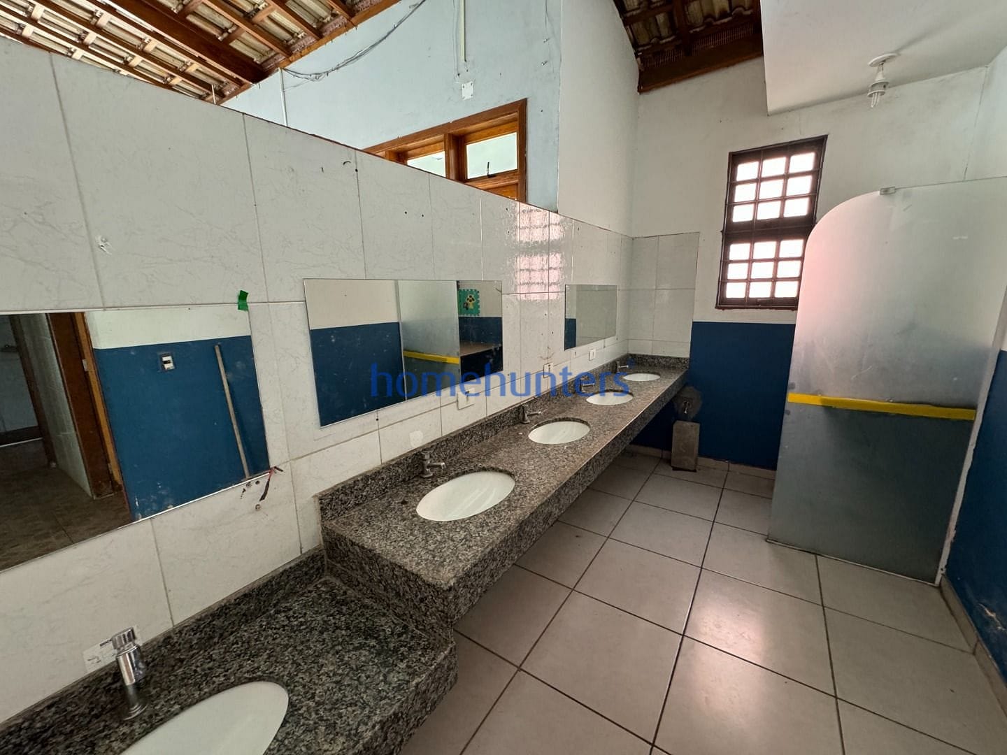 Casa para alugar com 1 quarto, 290m² - Foto 11