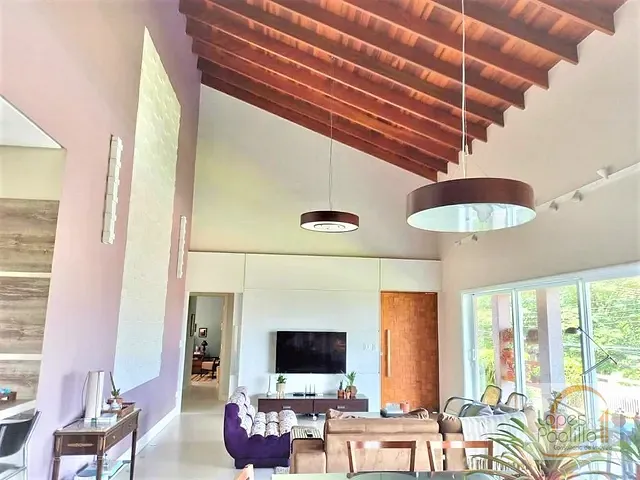 Casa com 700m² 3 quartos e 3 banheiros, à venda, no bairro Condominio Parque das Garças I em Atibaia