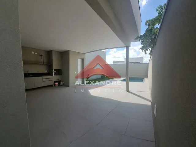 Casa com 300m² 3 quartos e 2 banheiros, à venda, no bairro Condomínio Terras do Vale em Caçapava