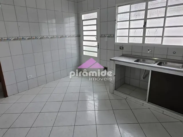 Casa com 130m² 3 quartos e 2 banheiros, à venda, no bairro Jardim Luiza em Jacareí